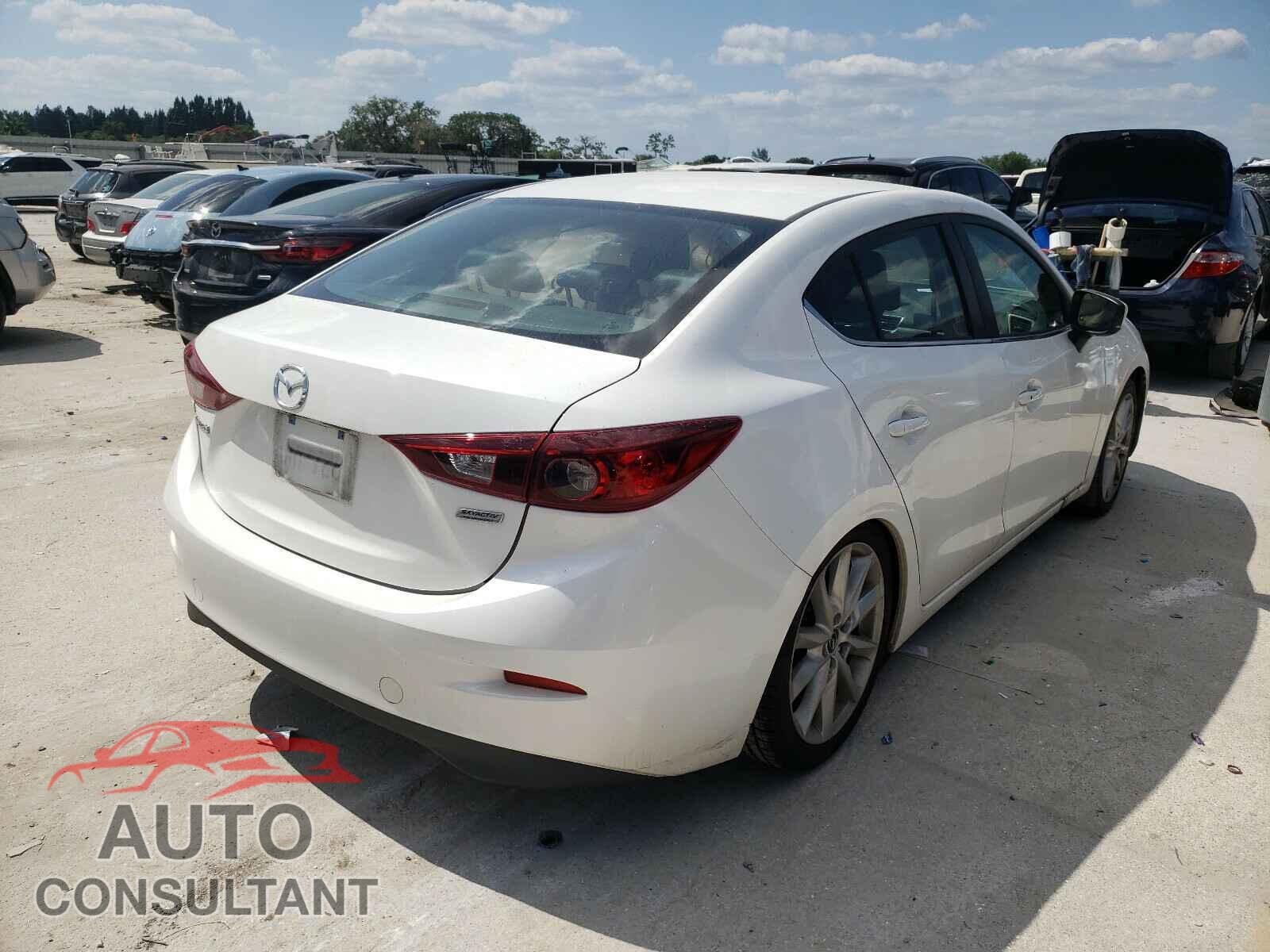 MAZDA 3 2017 - 3MZBN1V75HM123045