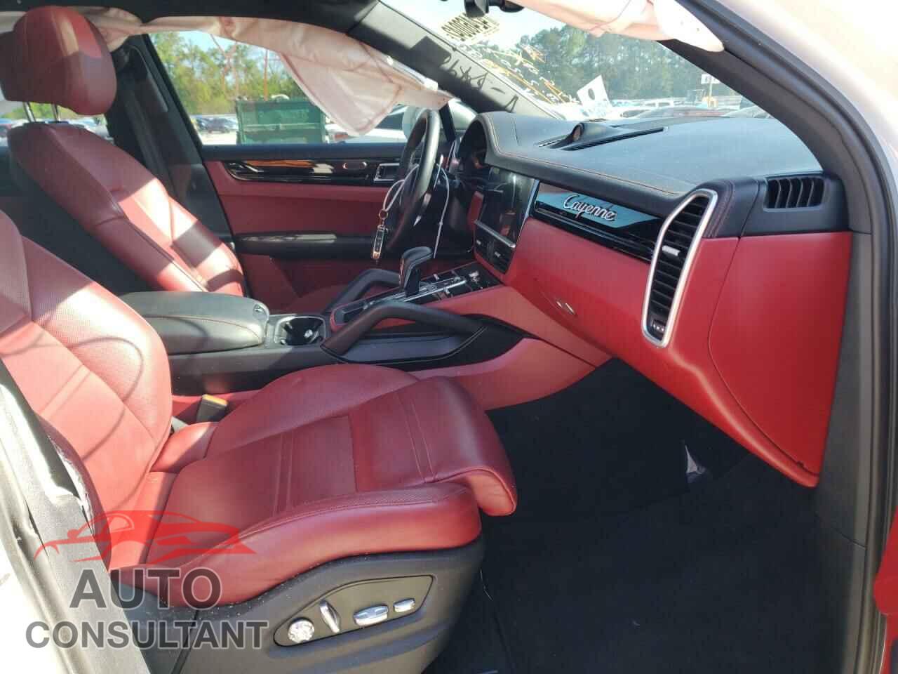PORSCHE CAYENNE 2019 - WP1AA2AY4KDA13992