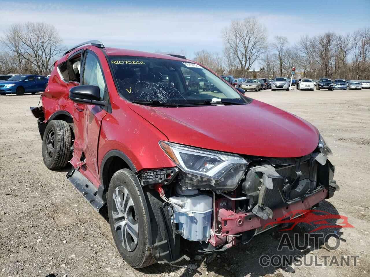 TOYOTA RAV4 2017 - JTMBFREV1HJ174195