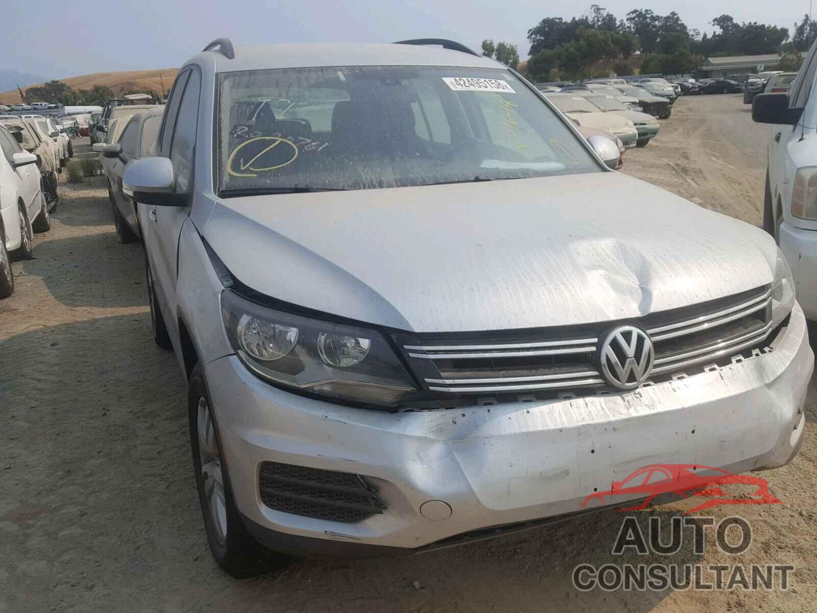 VOLKSWAGEN TIGUAN S 2017 - WVGAV7AX9HK003498