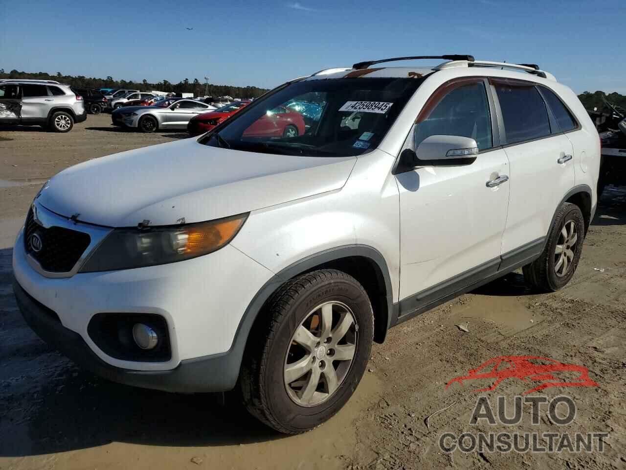 KIA SORENTO 2011 - 5XYKT3A13BG102351