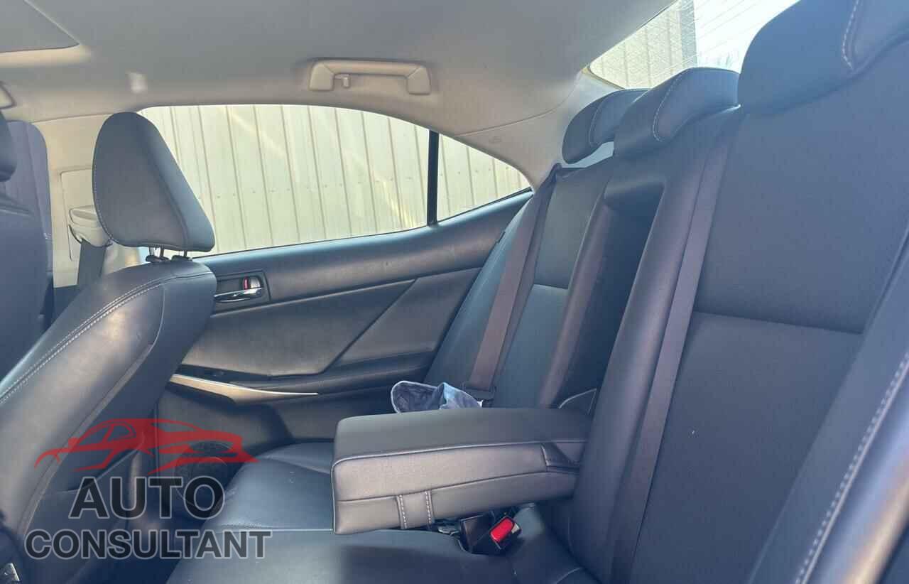 LEXUS IS 2015 - JTHBF1D21F5068178