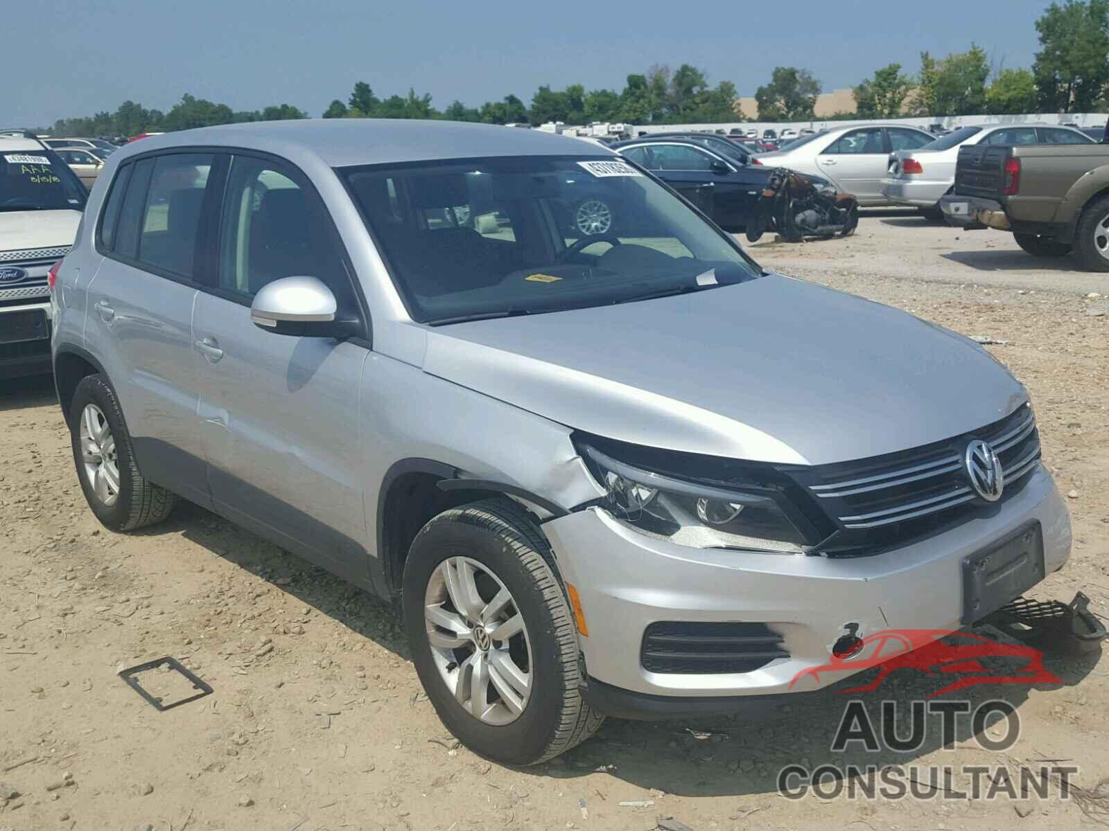 VOLKSWAGEN TIGUAN 2013 - WVGAV7AX3DW538118