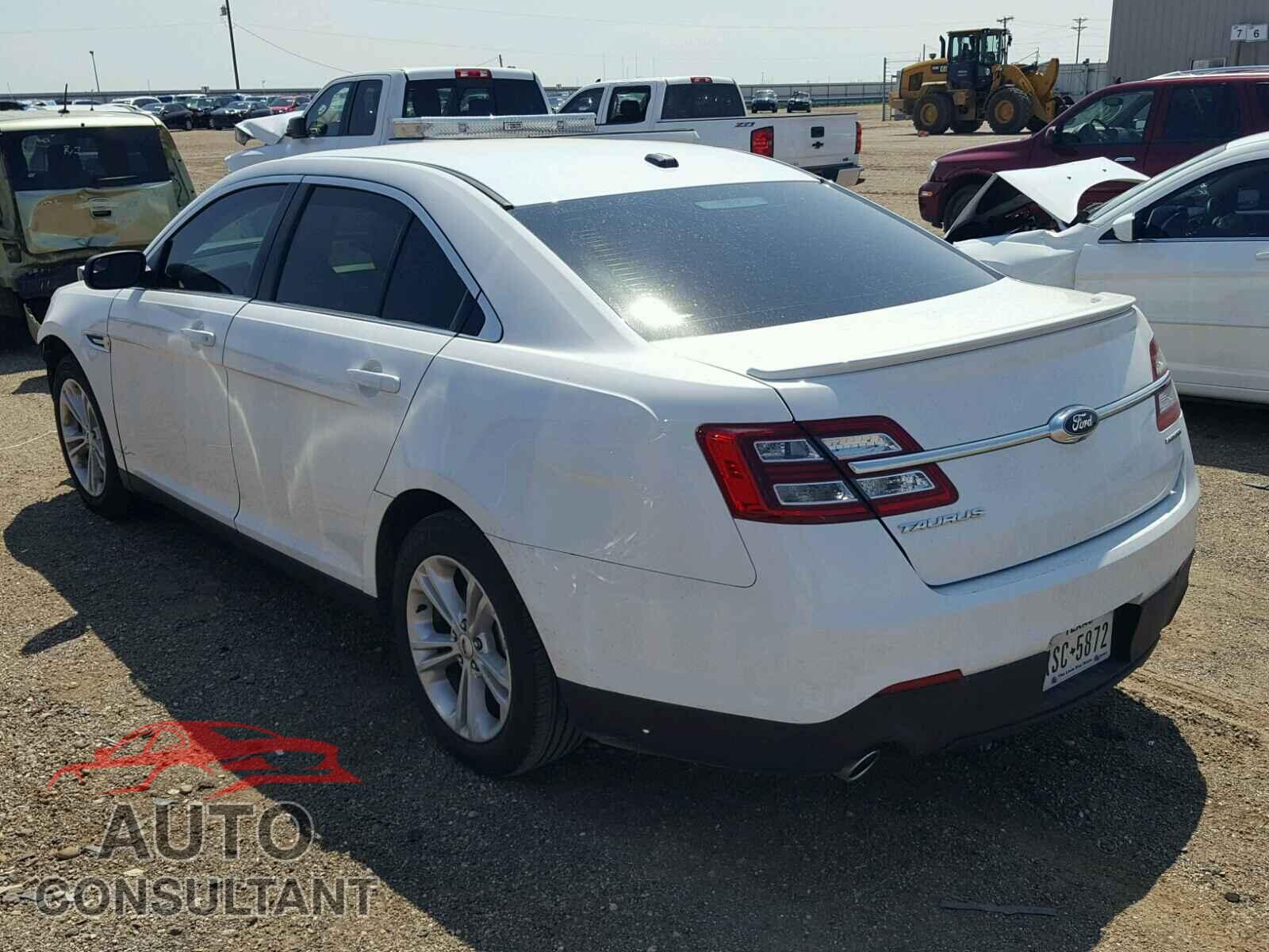 FORD TAURUS 2015 - 1FAHP2D82FG184583