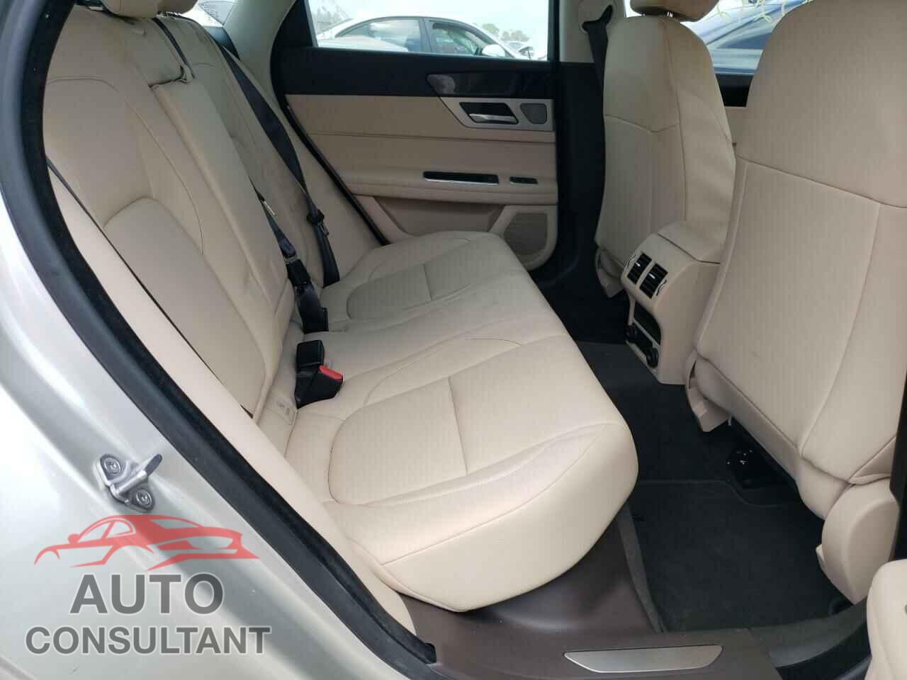 JAGUAR XF 2017 - SAJBD4BV0HCY35637