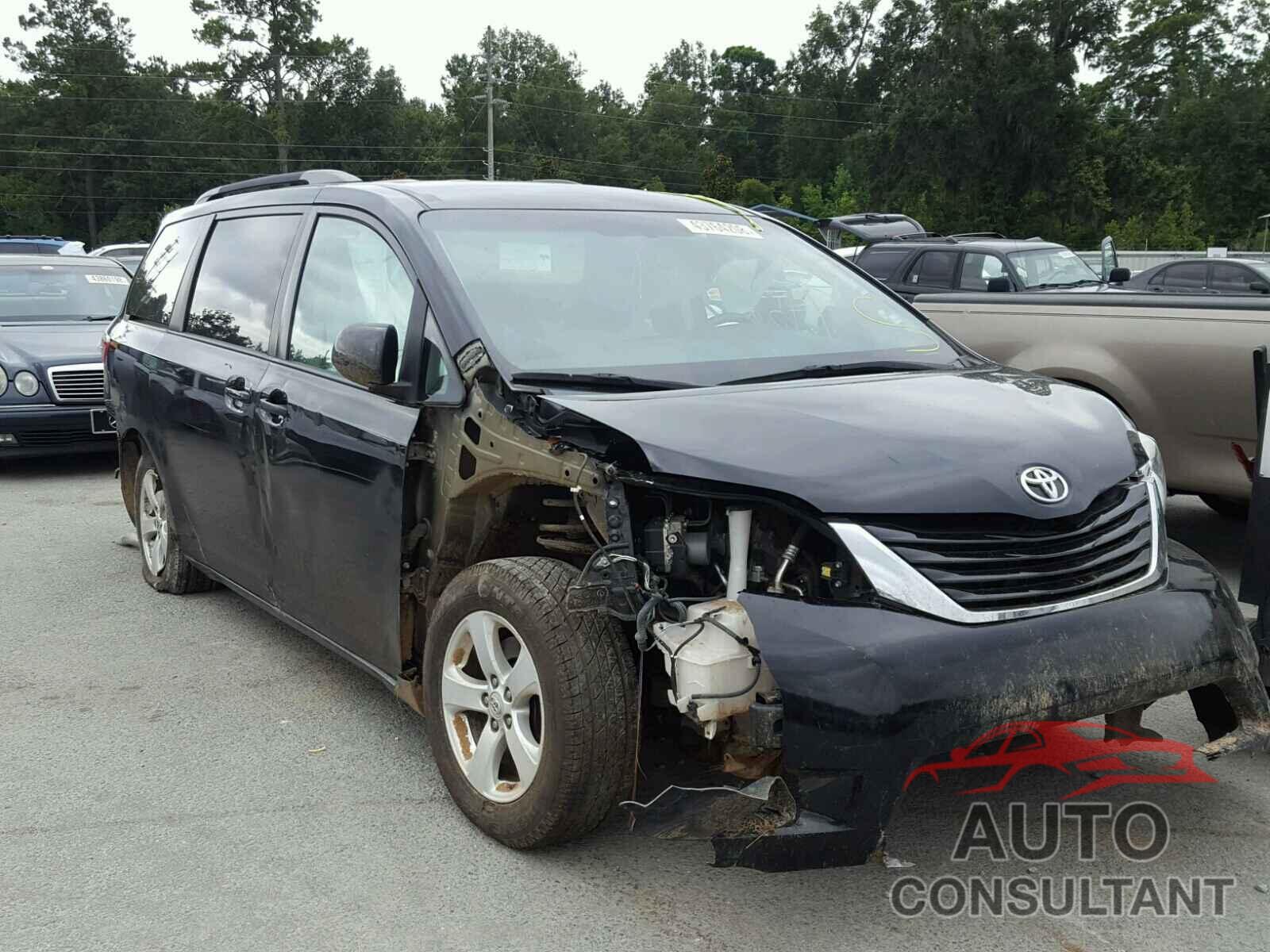 TOYOTA SIENNA LE 2015 - 5TDKK3DCXFS573860