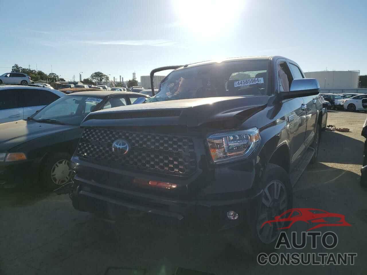 TOYOTA TUNDRA 2018 - 5TFAY5F13JX758479