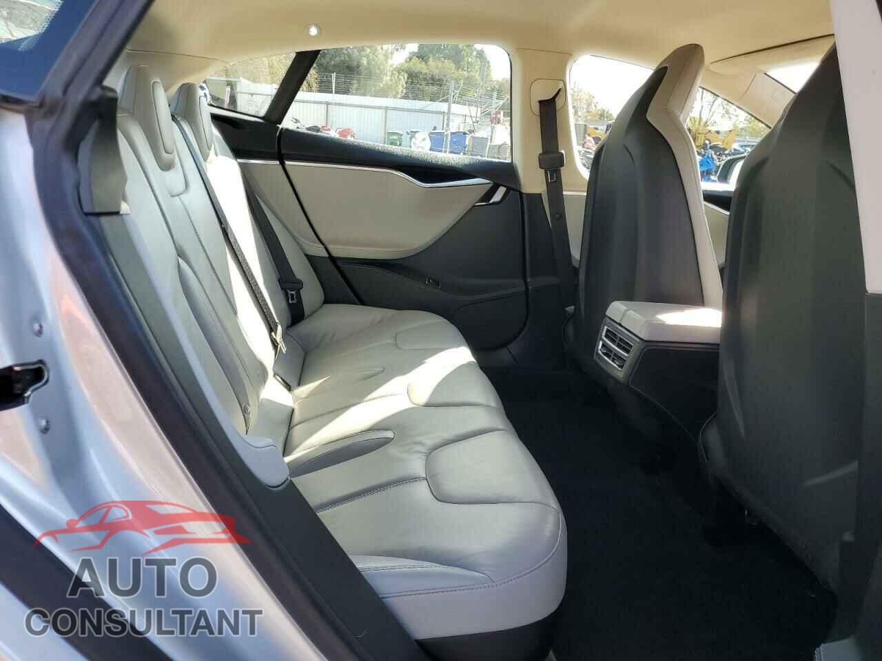TESLA MODEL S 2013 - 5YJSA1DN2DFP27911