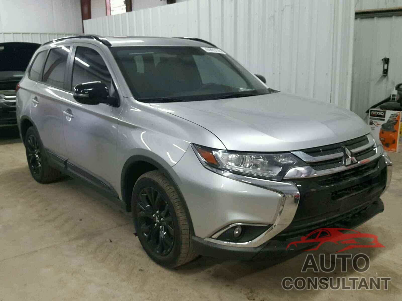 MITSUBISHI OUTLANDER SE 2018 - JA4AD3A36JZ020487