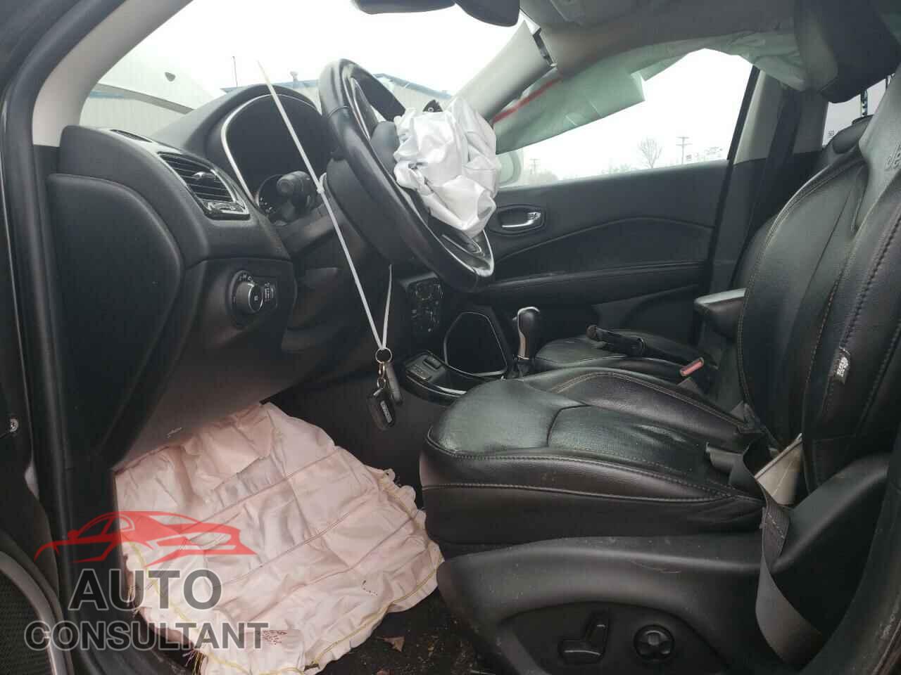 JEEP COMPASS 2018 - 3C4NJCCBXJT358549
