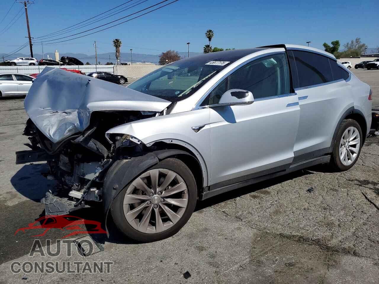 TESLA MODEL X 2017 - 5YJXCAE27HF077113