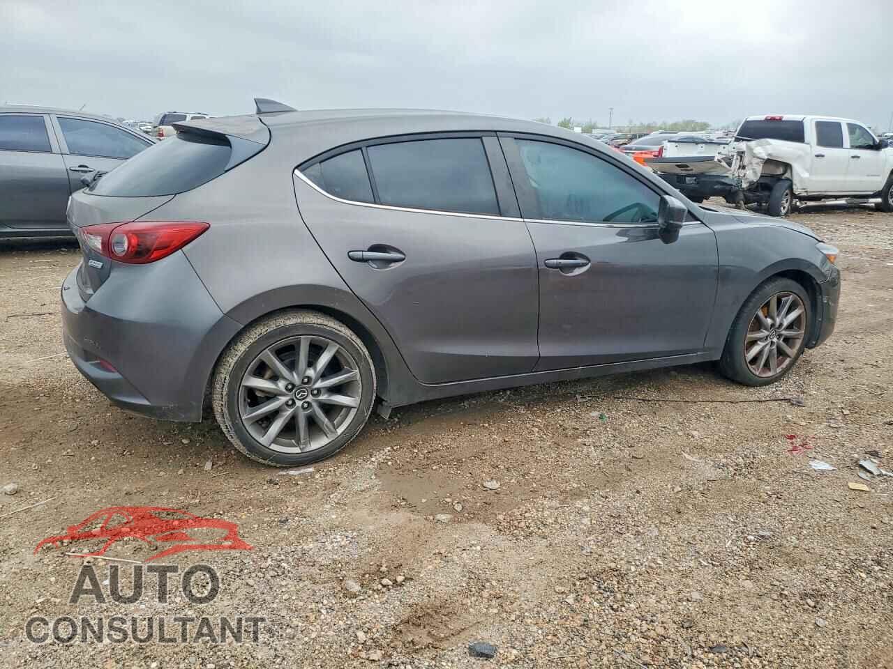 MAZDA 3 2018 - 3MZBN1M32JM168917