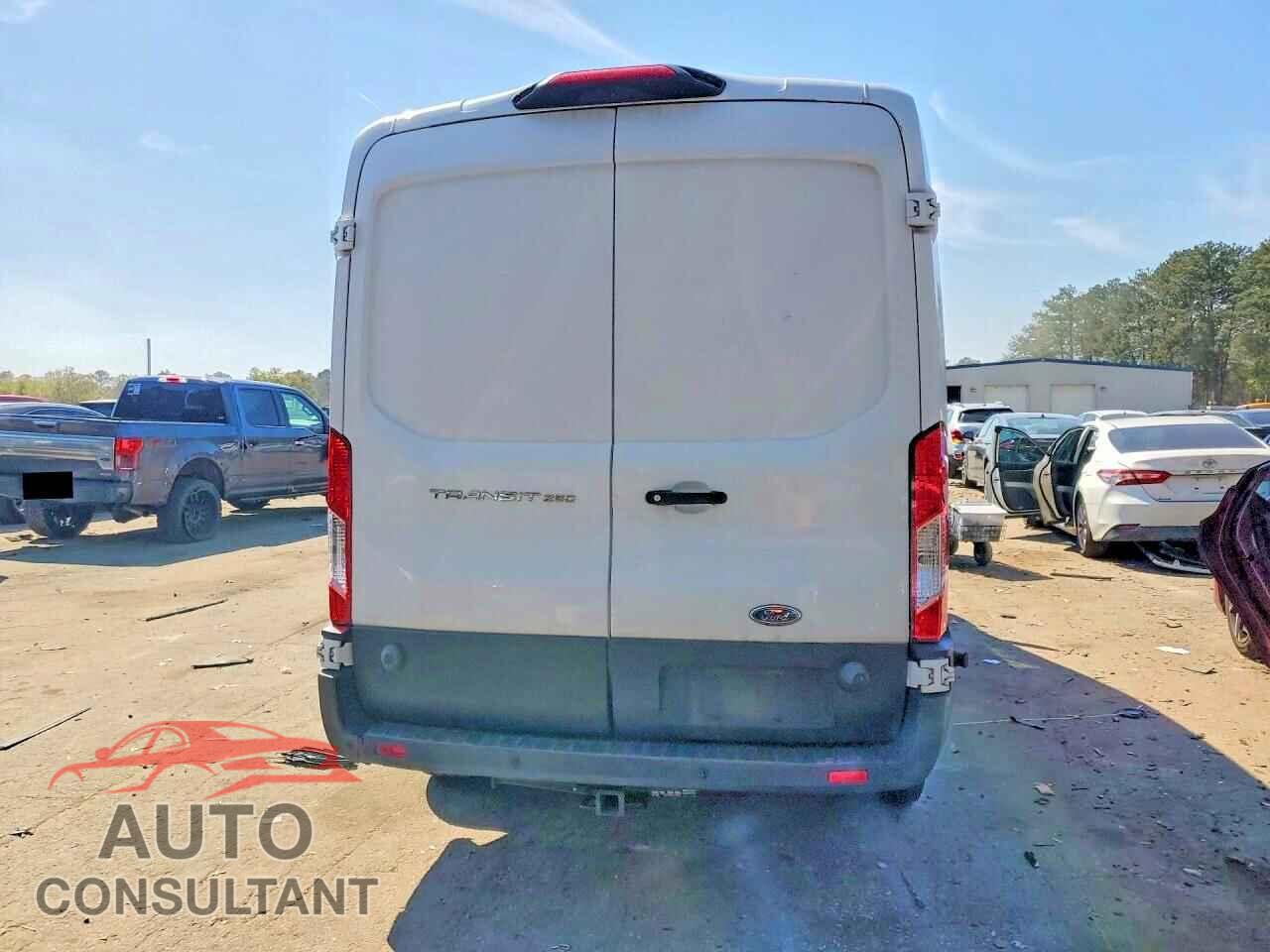 FORD TRANSIT 2019 - 1FTYR2CM8KKB82010