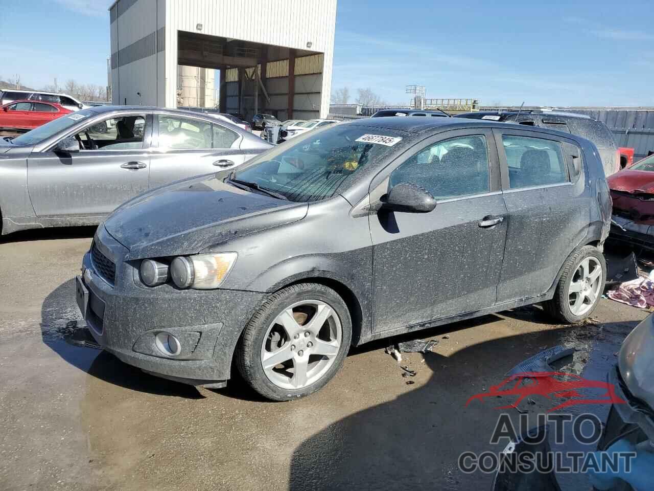 CHEVROLET SONIC 2015 - 1G1JE6SB3F4121851