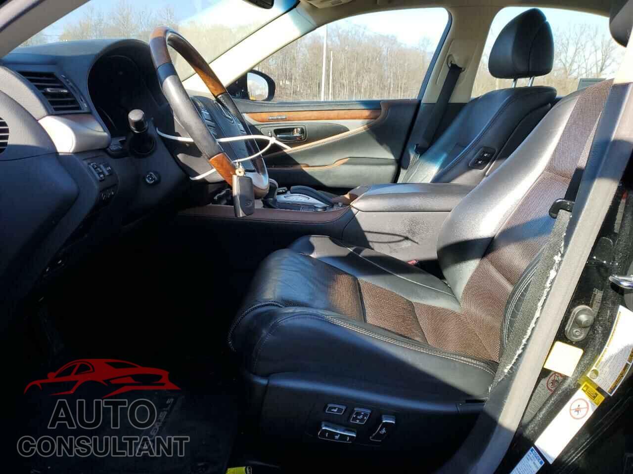 LEXUS LS460 2016 - JTHCL5EF2G5026433