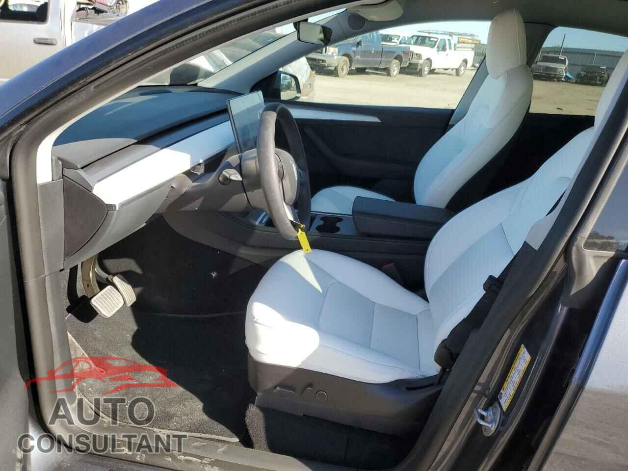 TESLA MODEL Y 2022 - 7SAYGDEE5NF553071