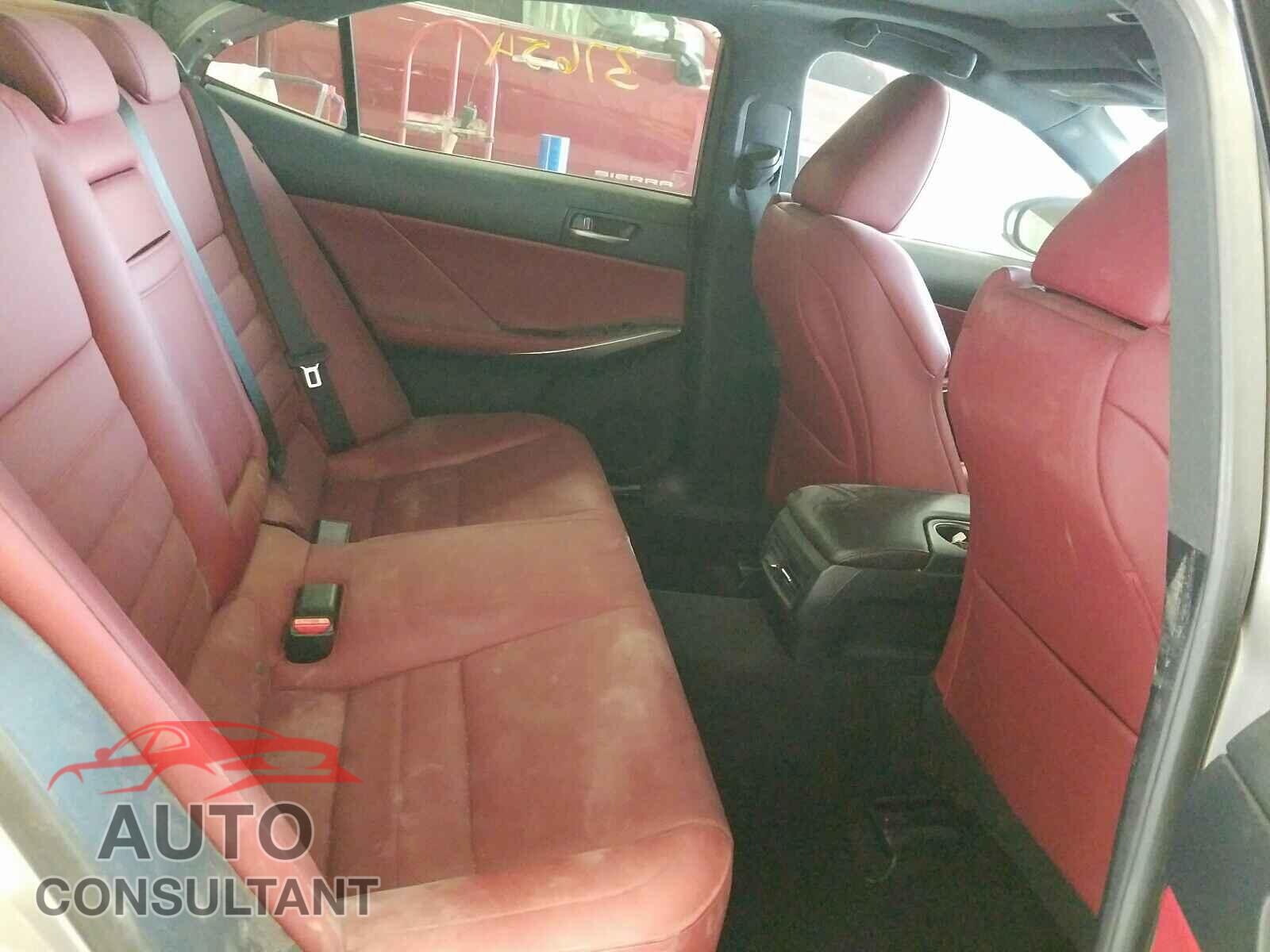 LEXUS IS 2018 - JTHBA1D29J5065617
