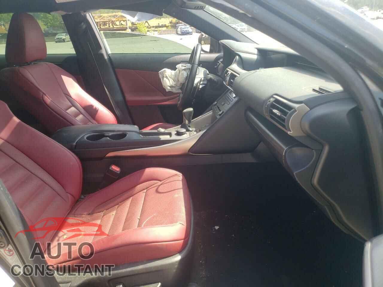 LEXUS IS 2018 - JTHBA1D25J5067347