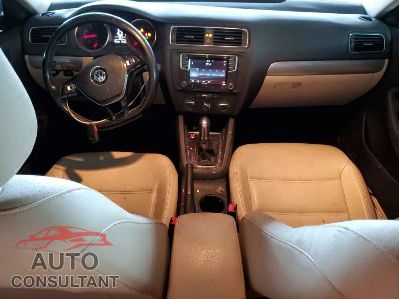 VOLKSWAGEN JETTA 2017 - 3VWDB7AJ0HM334370