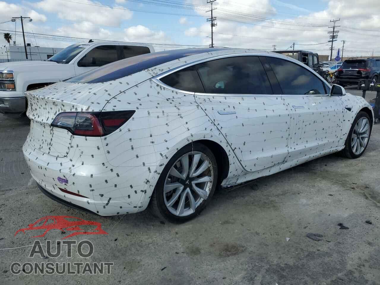 TESLA MODEL 3 2018 - 5YJ3E1EA5JF014811