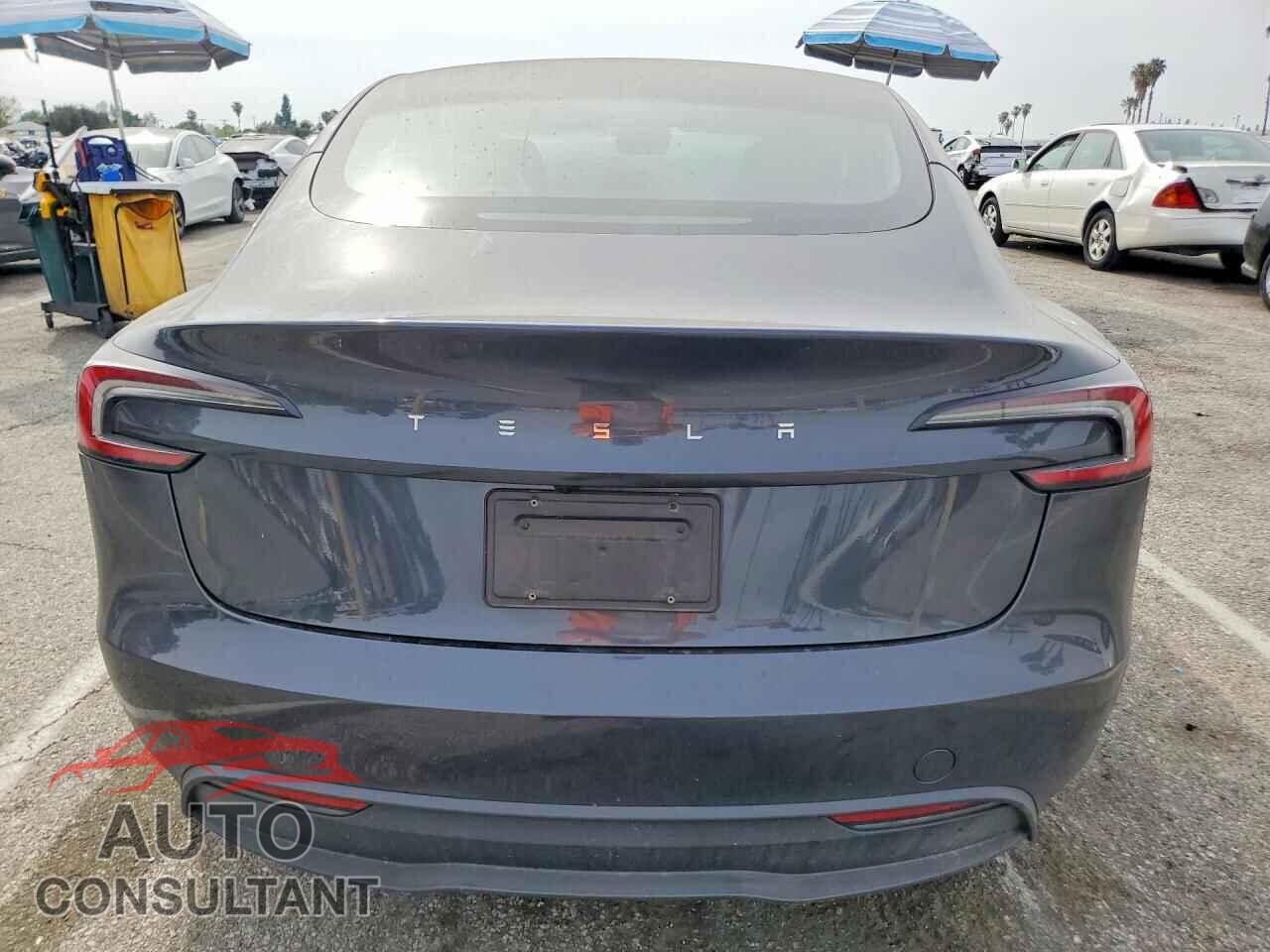 TESLA MODEL 3 2024 - 5YJ3E1EA0RF726865