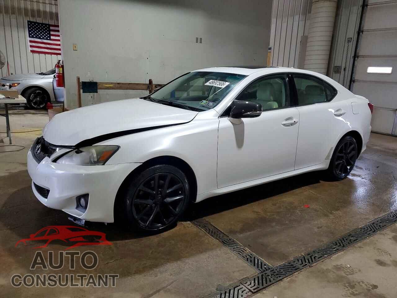 LEXUS IS 2011 - JTHCF5C29B5046730