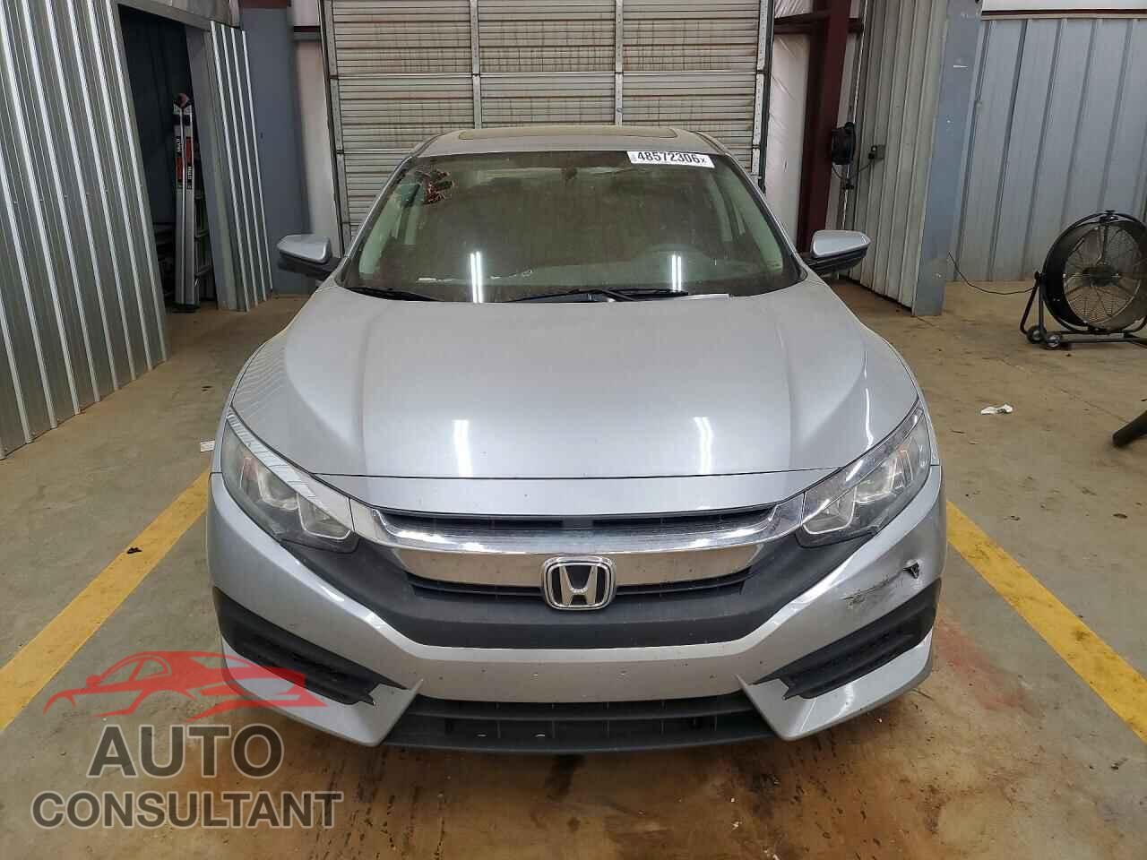 HONDA CIVIC 2017 - 19XFC2F74HE070217