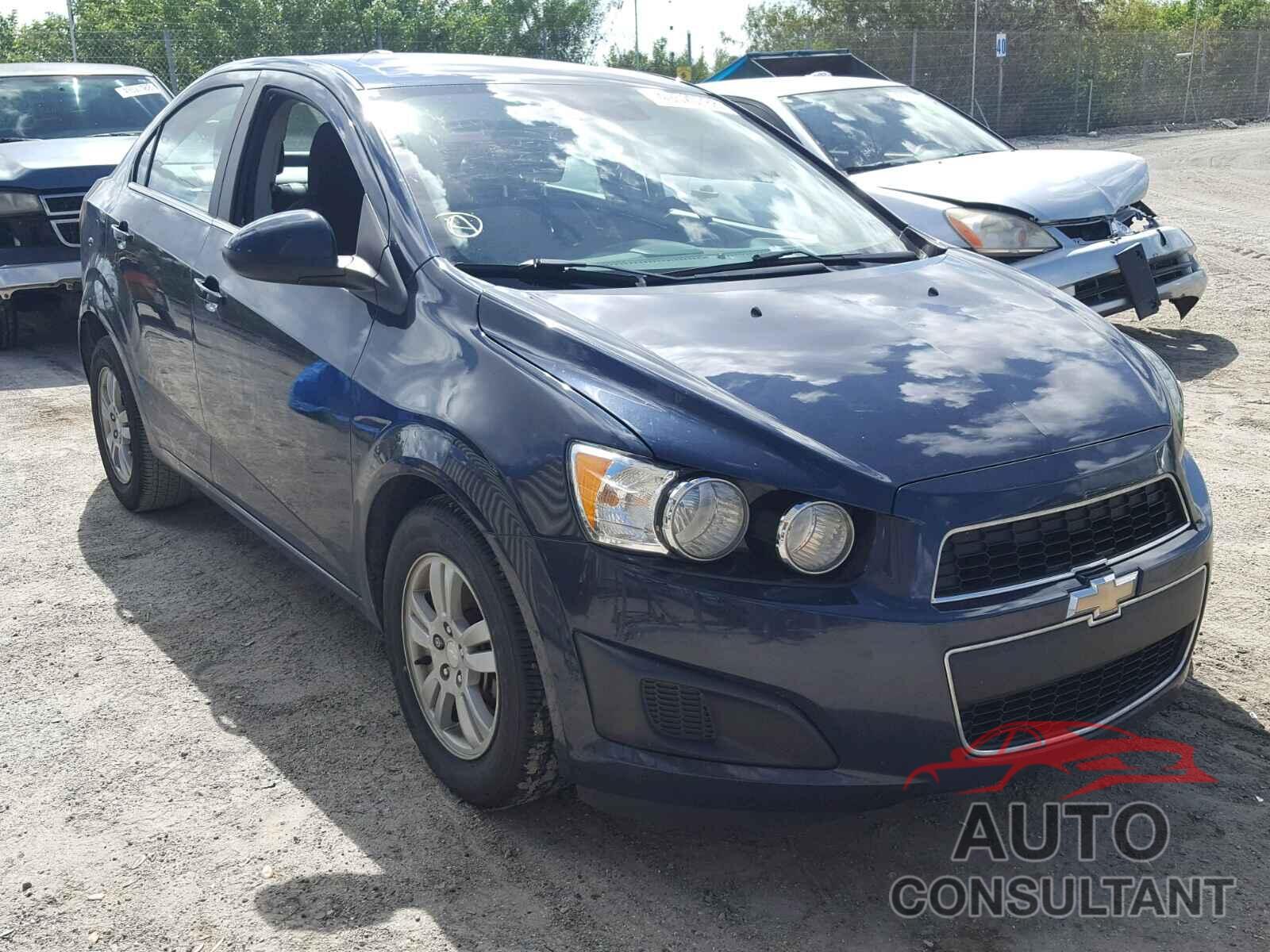 CHEVROLET SONIC 2015 - 1G1JC5SH8F4184738