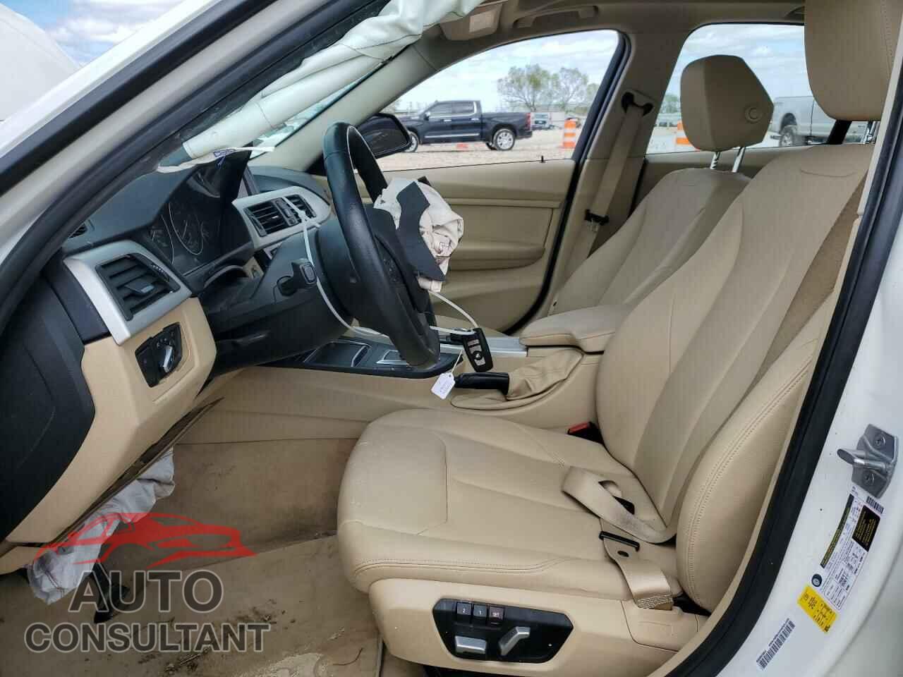 BMW 3 SERIES 2016 - WBA8E1G56GNU12042