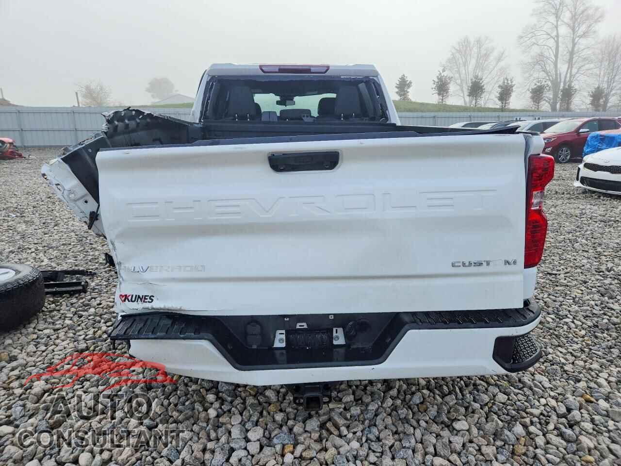 CHEVROLET SILVERADO 2023 - 1GCPDBEK7PZ101857