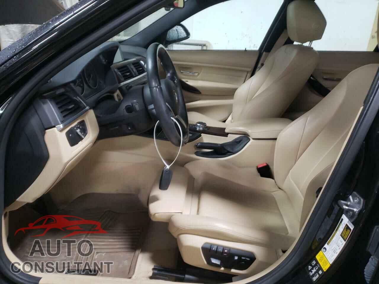 BMW 3 SERIES 2015 - WBA3B9C55FF589682