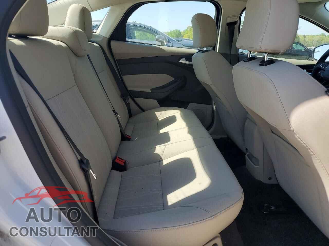 FORD FOCUS 2017 - 1FADP3F24HL221138