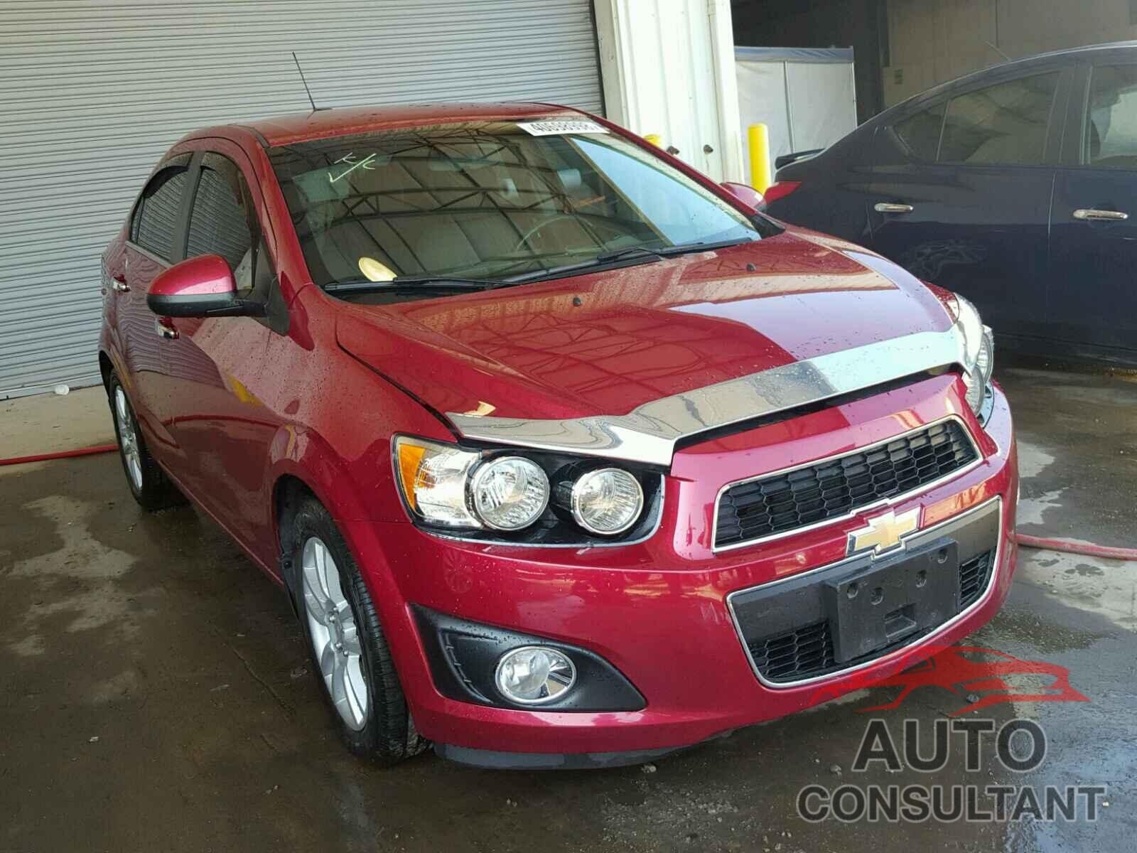 CHEVROLET SONIC 2015 - 1G1JC5SHXF4127490