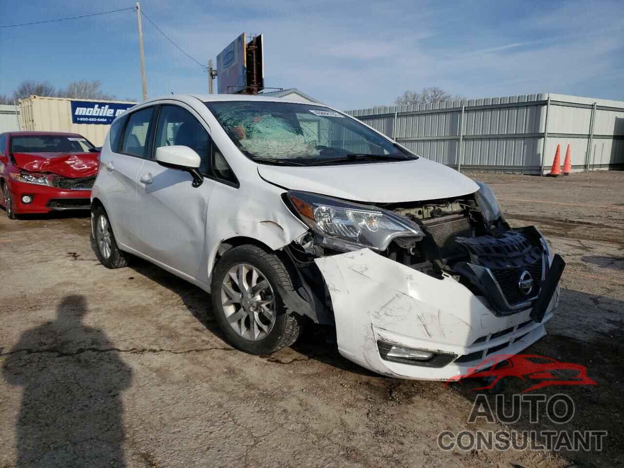 NISSAN VERSA 2018 - 3N1CE2CP1JL355611
