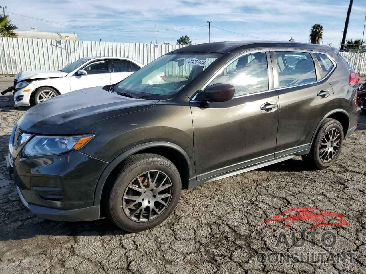 NISSAN ROGUE 2017 - KNMAT2MVXHP582009