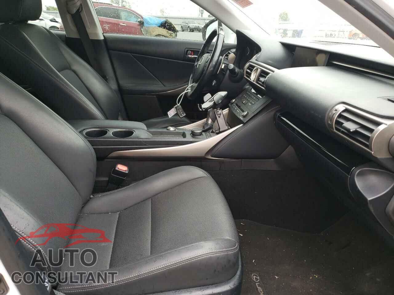 LEXUS IS 2016 - JTHBA1D29G5010738