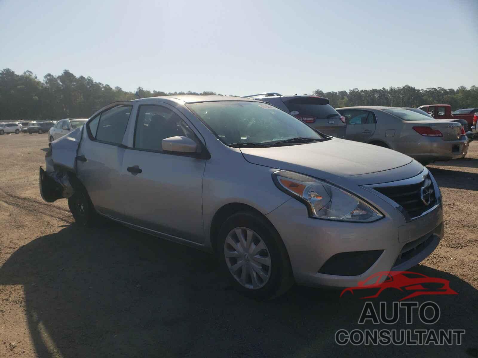 NISSAN VERSA 2017 - 3N1CN7AP7HL861471