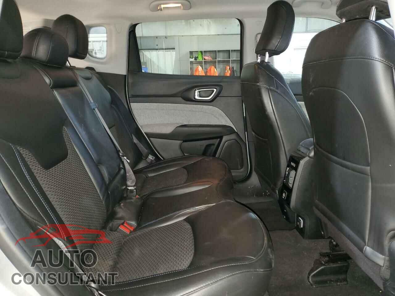 JEEP COMPASS 2022 - 3C4NJDBB5NT163911