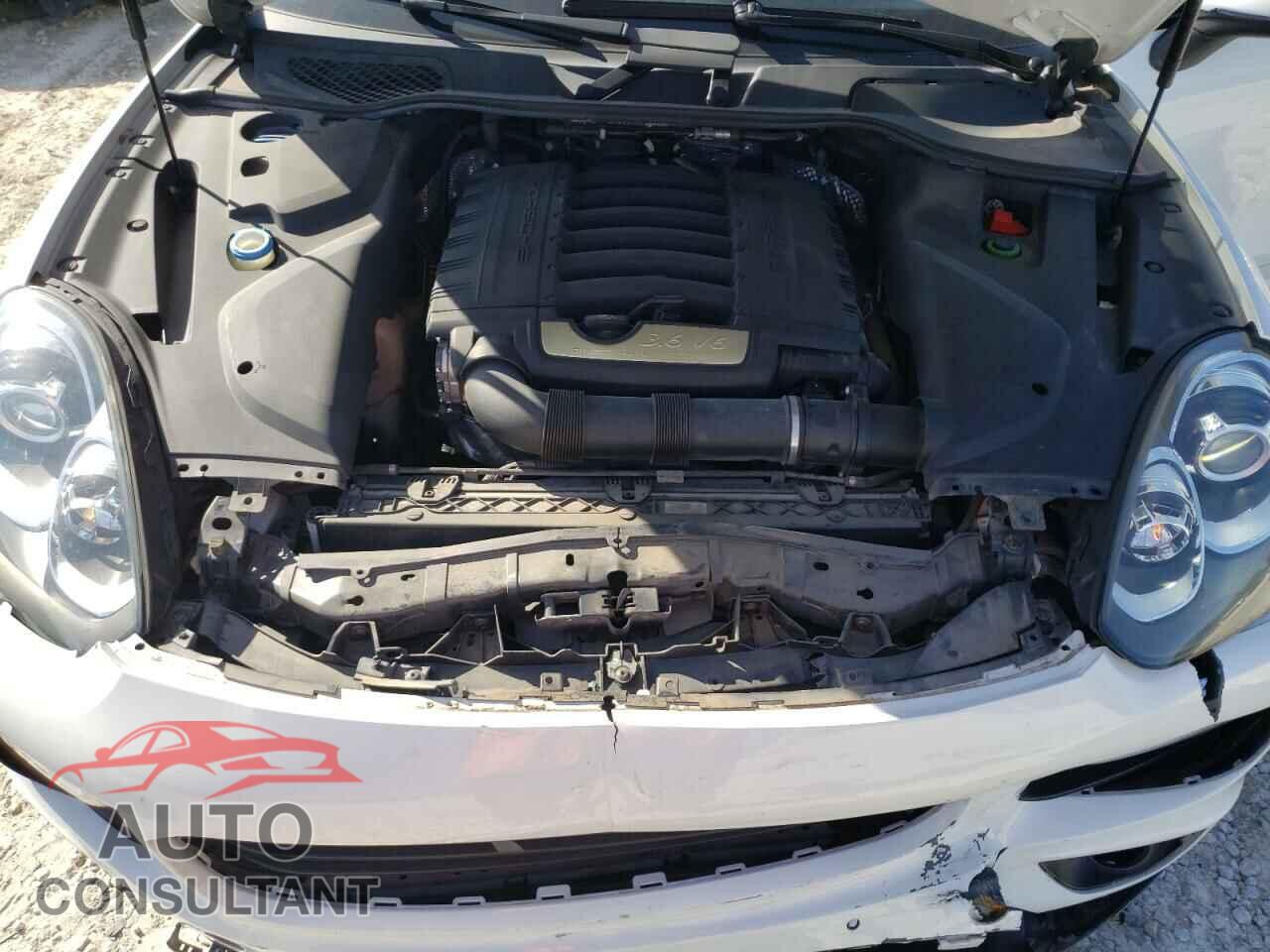 PORSCHE CAYENNE 2016 - WP1AA2A28GKA09944