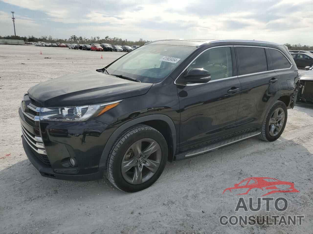 TOYOTA HIGHLANDER 2018 - 5TDDZRFH9JS820987