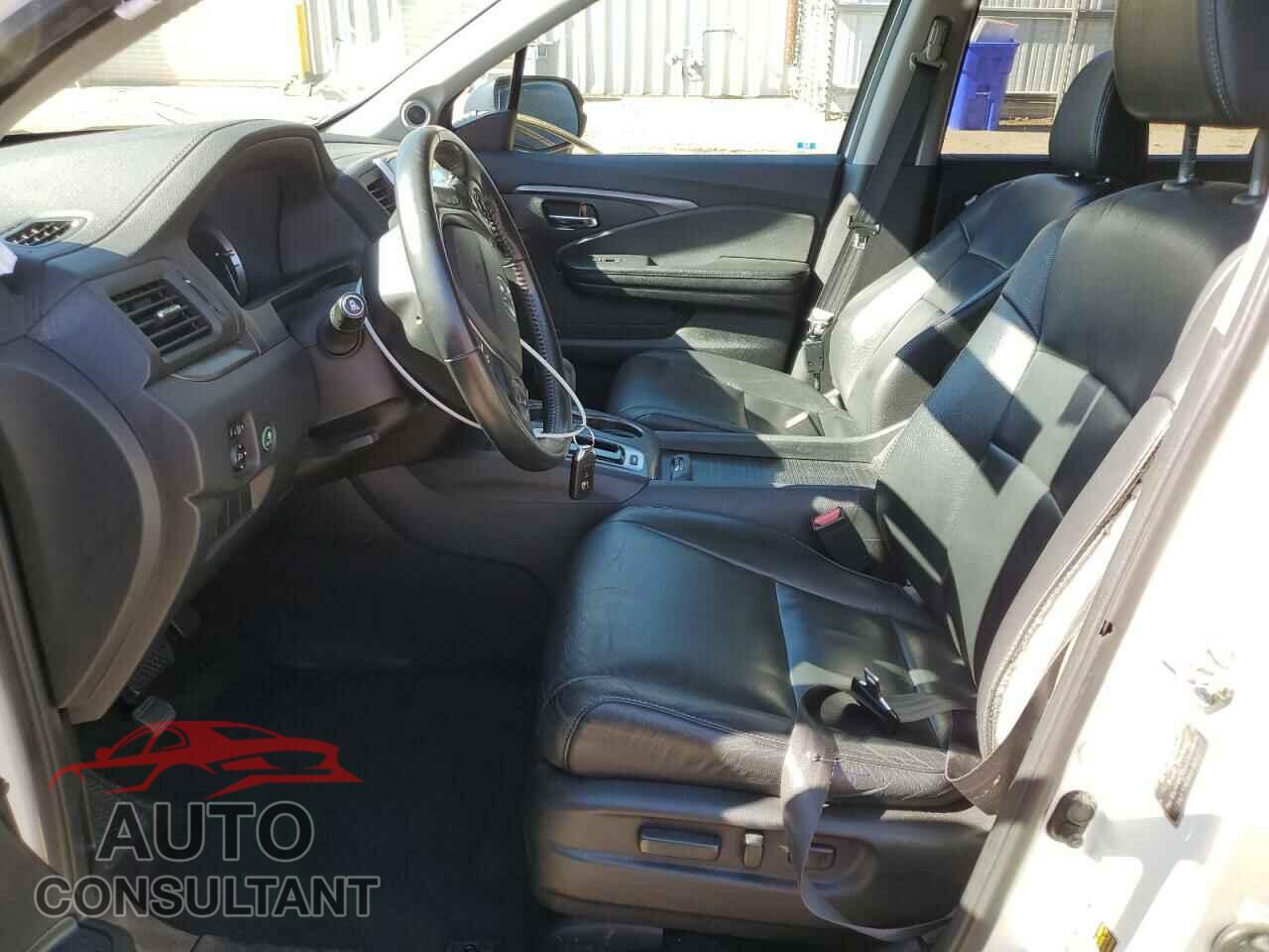 HONDA PILOT 2017 - 5FNYF5H55HB003973