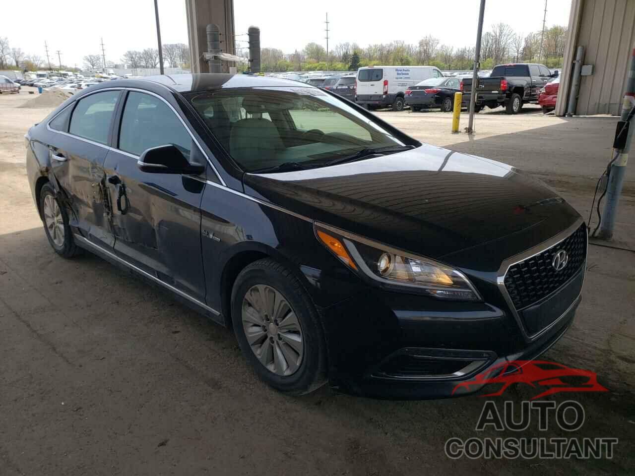 HYUNDAI SONATA 2017 - KMHE24L19HA048772