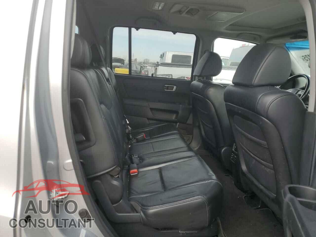 HONDA PILOT 2010 - 5FNYF4H90AB033918