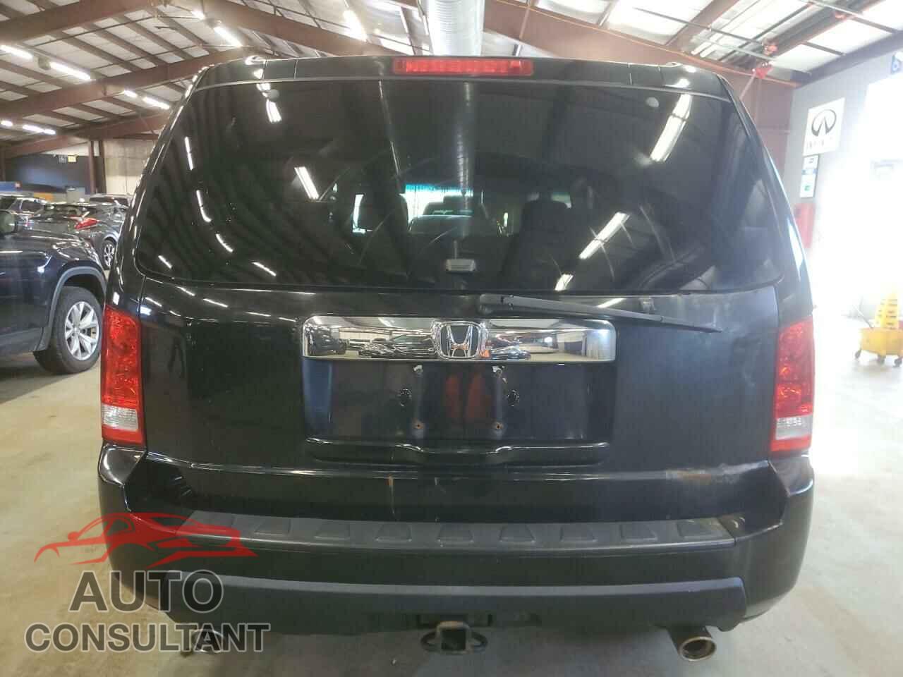 HONDA PILOT 2011 - 5FNYF4H44BB072940