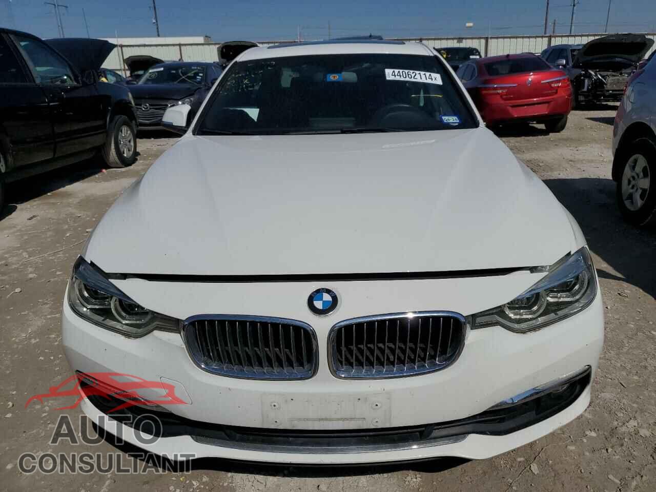 BMW 3 SERIES 2017 - WBA8B9C5XHK884650
