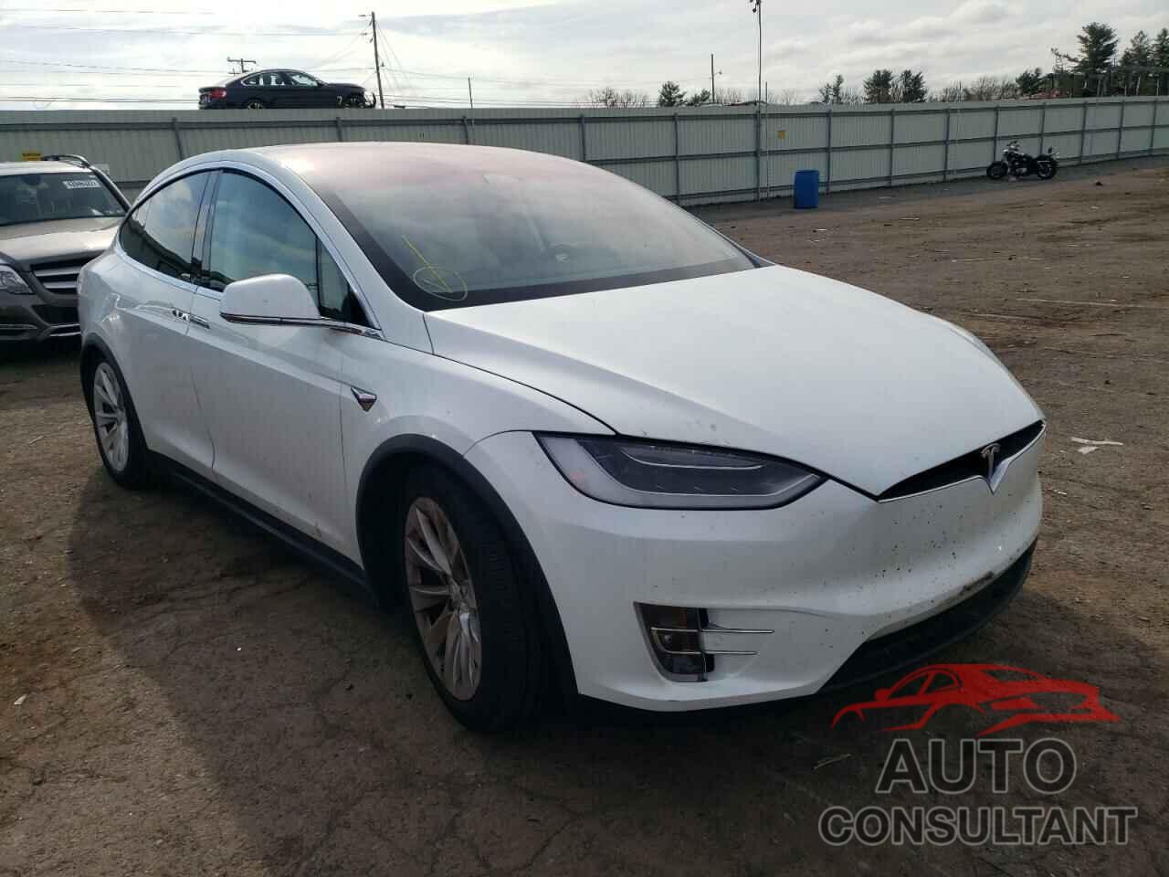 TESLA MODEL X 2018 - 5YJXCBE21JF116810