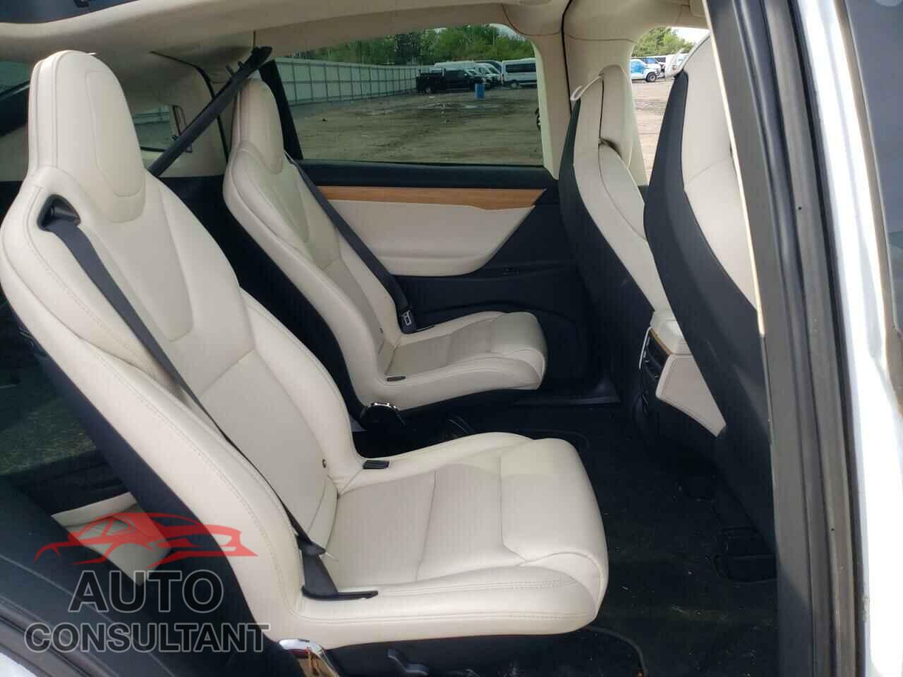 TESLA MODEL X 2018 - 5YJXCBE21JF116810