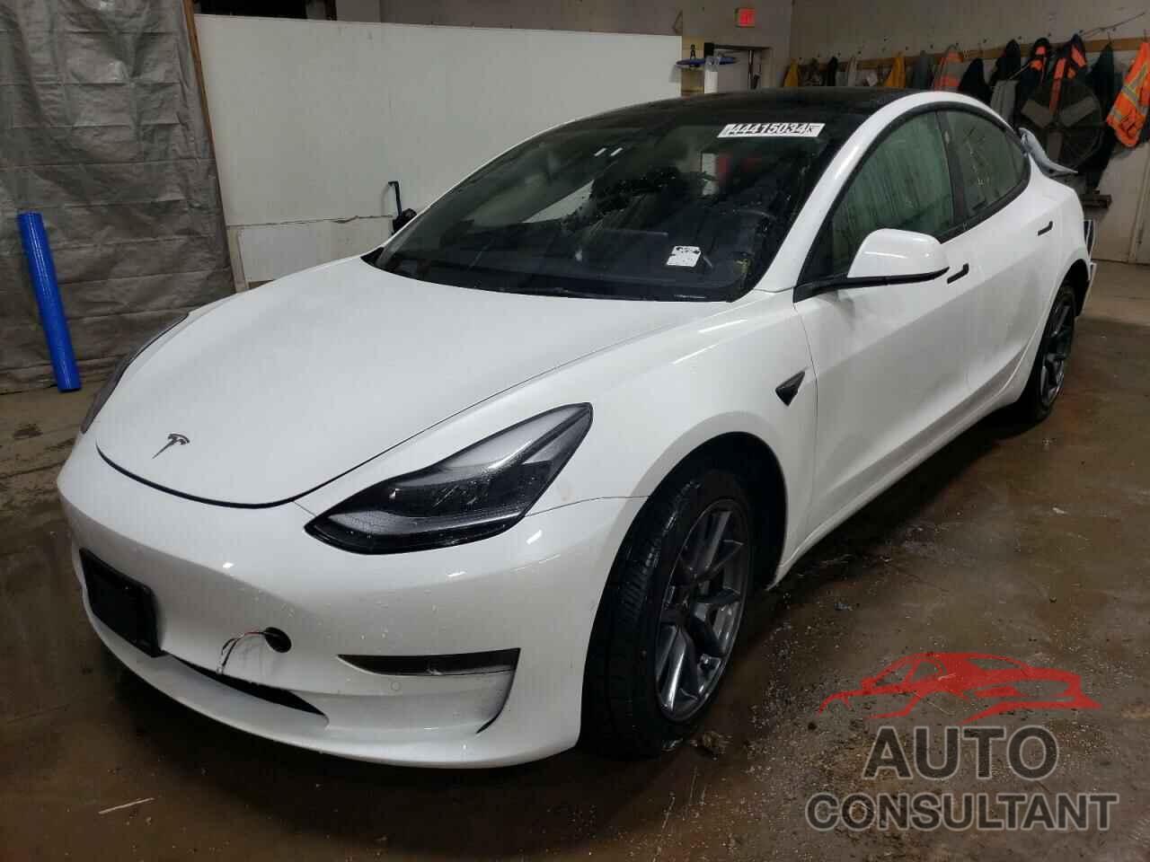 TESLA MODEL 3 2022 - 5YJ3E1EA8NF369798