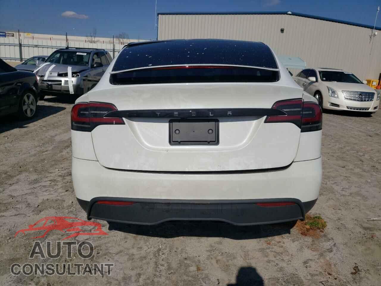 TESLA MODEL X 2023 - 7SAXCBE5XPF383093