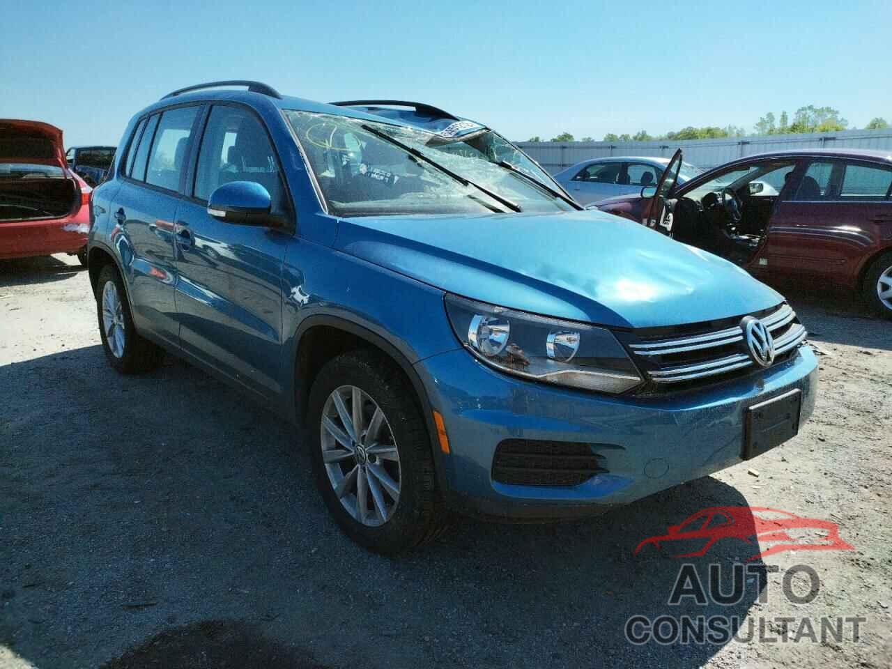 VOLKSWAGEN TIGUAN 2017 - WVGAV7AX9HK042849